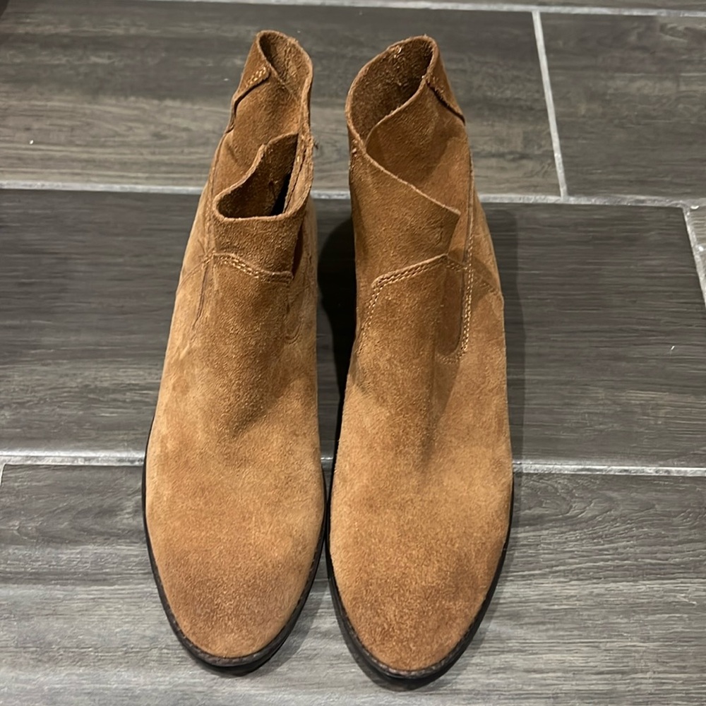 DV Boots